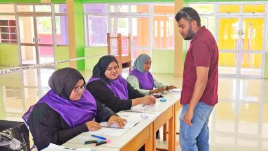 ވޯޓު ނެގުން ކުރިއަށް ދަނީ / ފޮޓޯ:އިލެކްޝަންސް ކޮމިޝަން